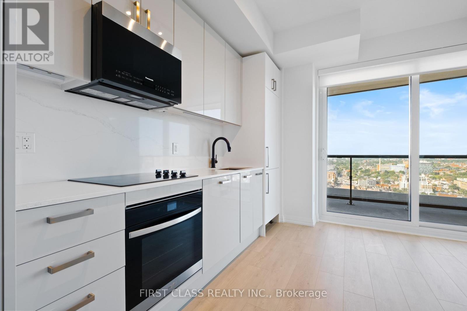 Photo 3 of 2911 280 Dundas Street, Toronto ON