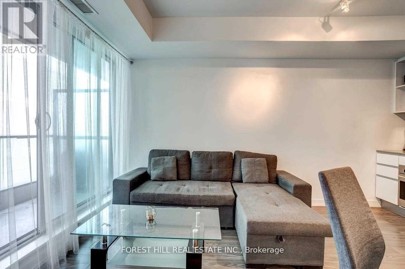 Photo 10 of 426 377 Madison Avenue, Toronto ON