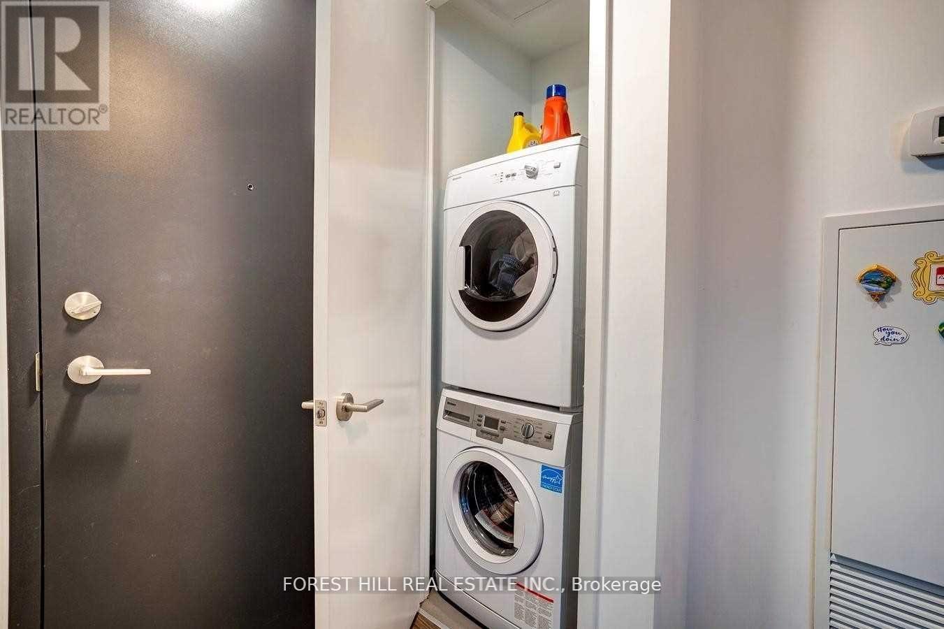 Photo 12 of 426 377 Madison Avenue, Toronto ON