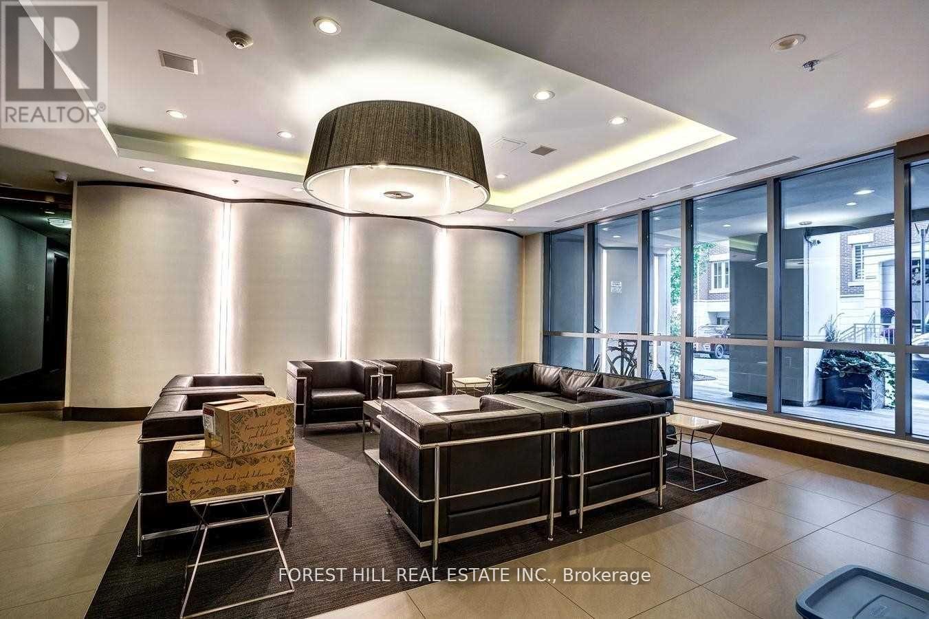 Photo 3 of 426 377 Madison Avenue, Toronto ON