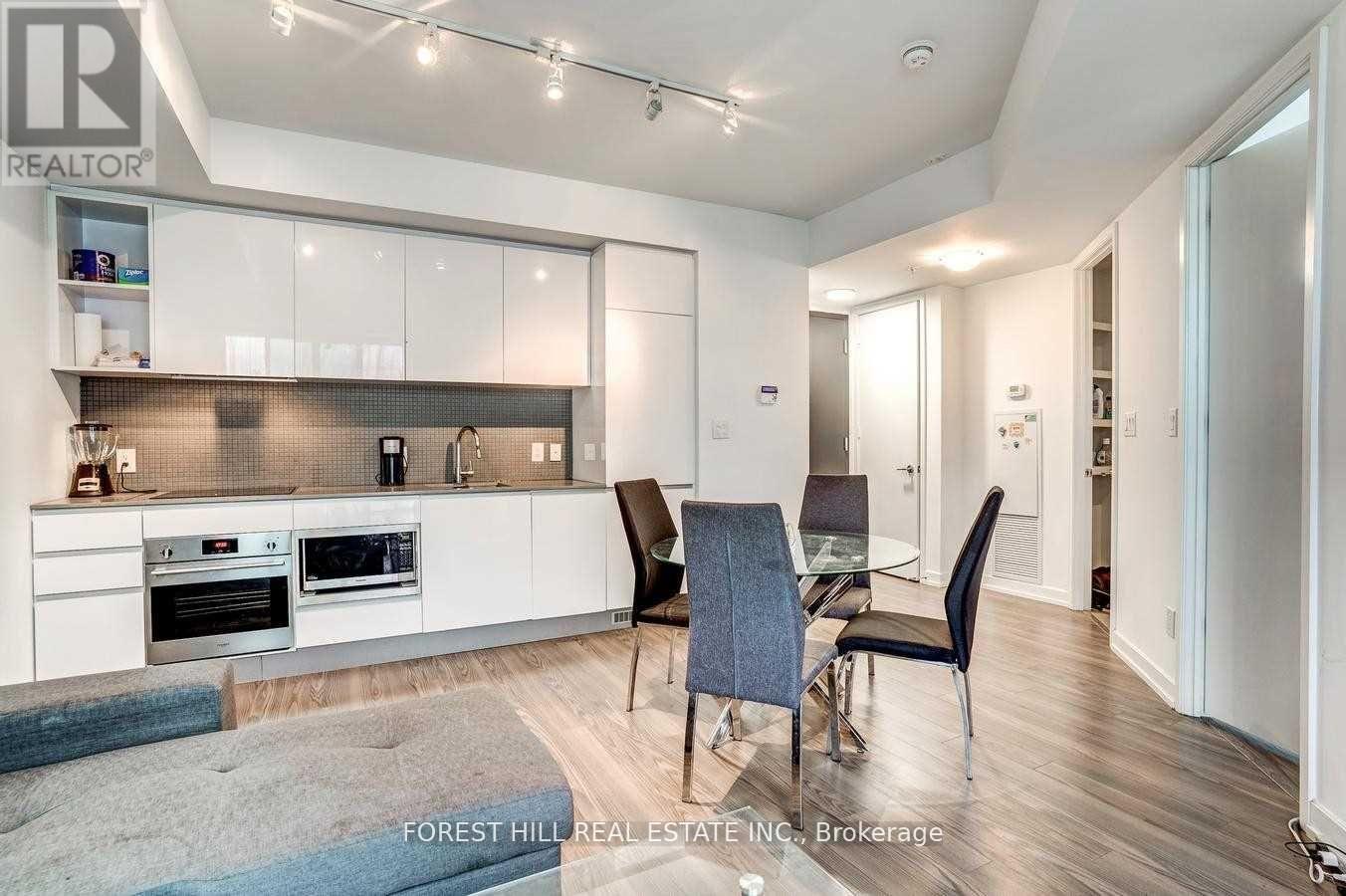 Photo 7 of 426 377 Madison Avenue, Toronto ON