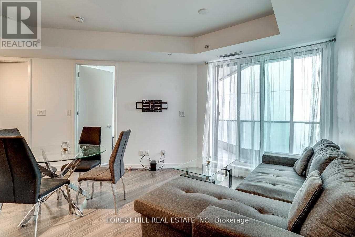 Photo 8 of 426 377 Madison Avenue, Toronto ON