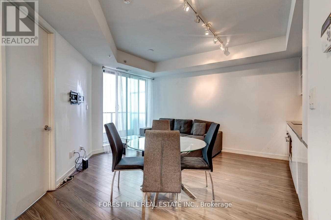 Photo 9 of 426 377 Madison Avenue, Toronto ON