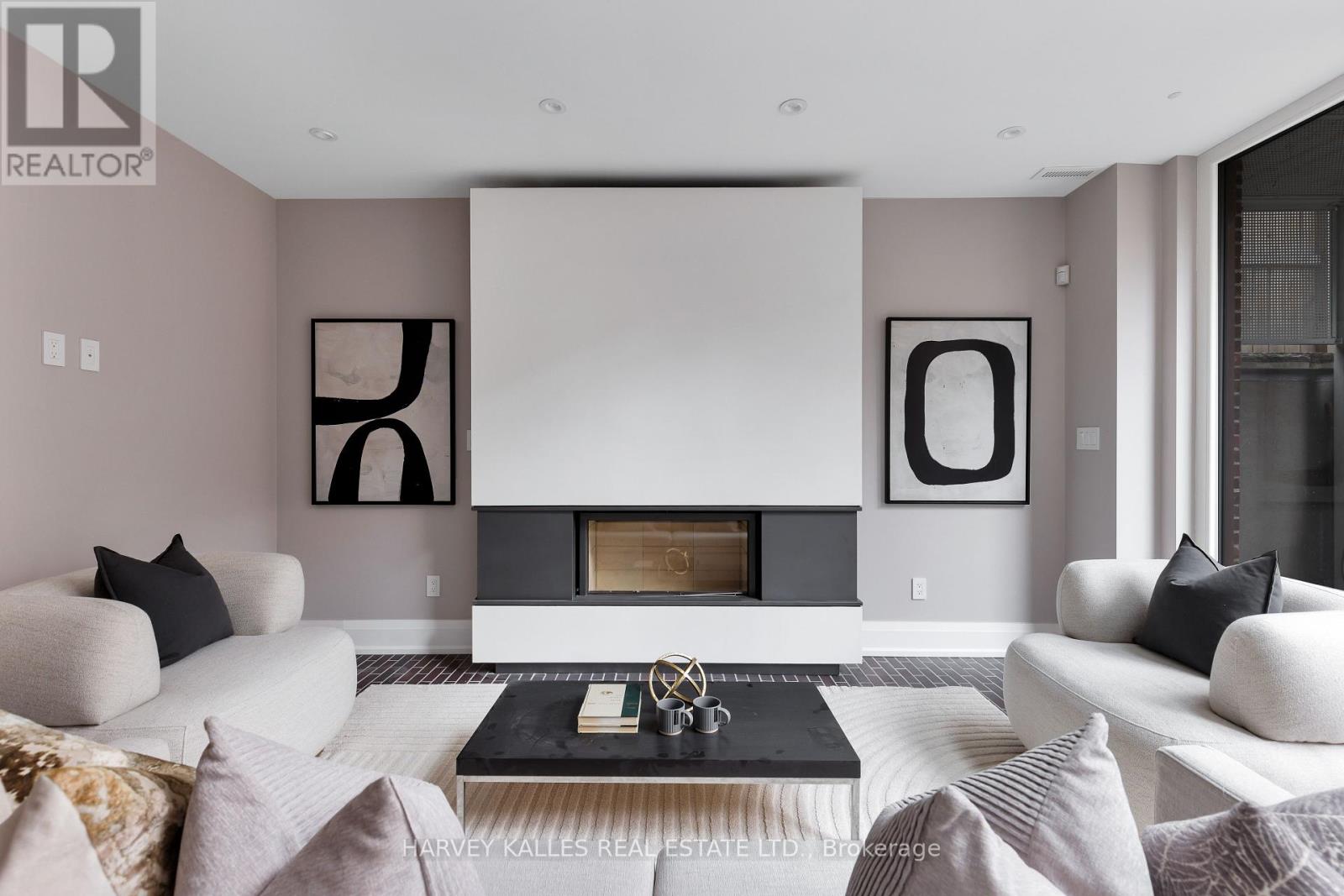 Photo 35 of 94 A Admiral Road, Toronto ON