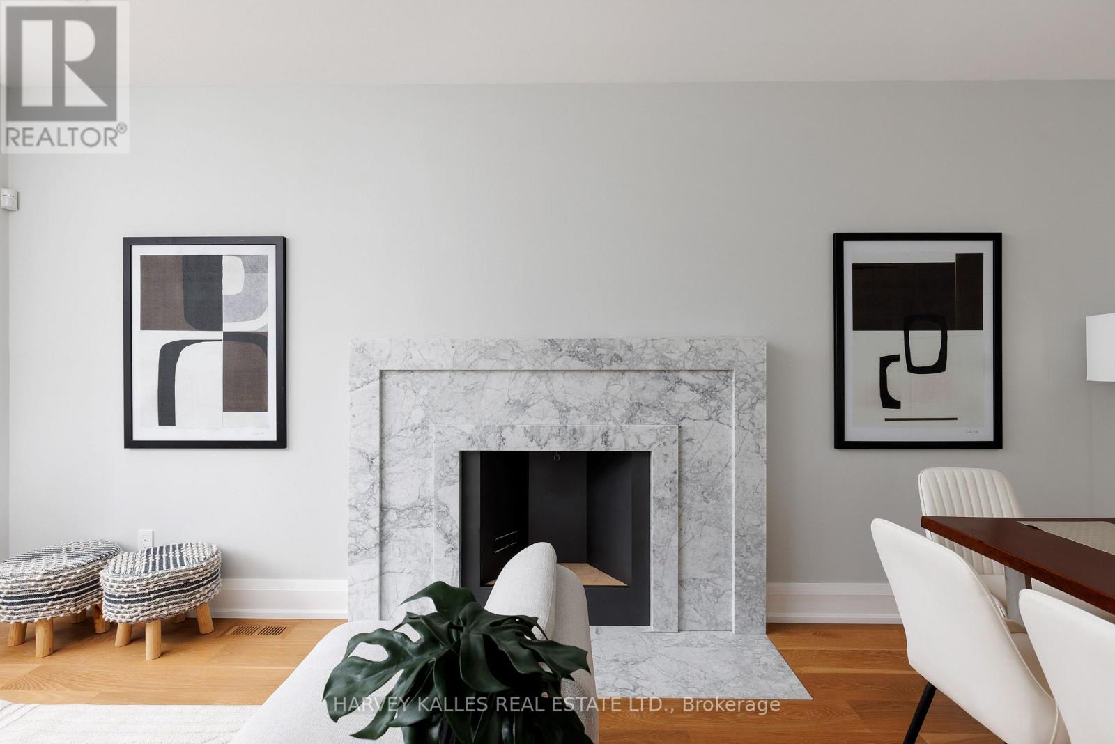 Photo 6 of 94 A Admiral Road, Toronto ON
