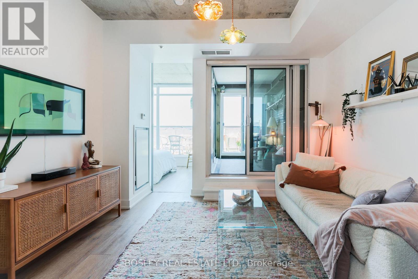 Photo 1 of 513 20 Gladstone Avenue, Toronto ON