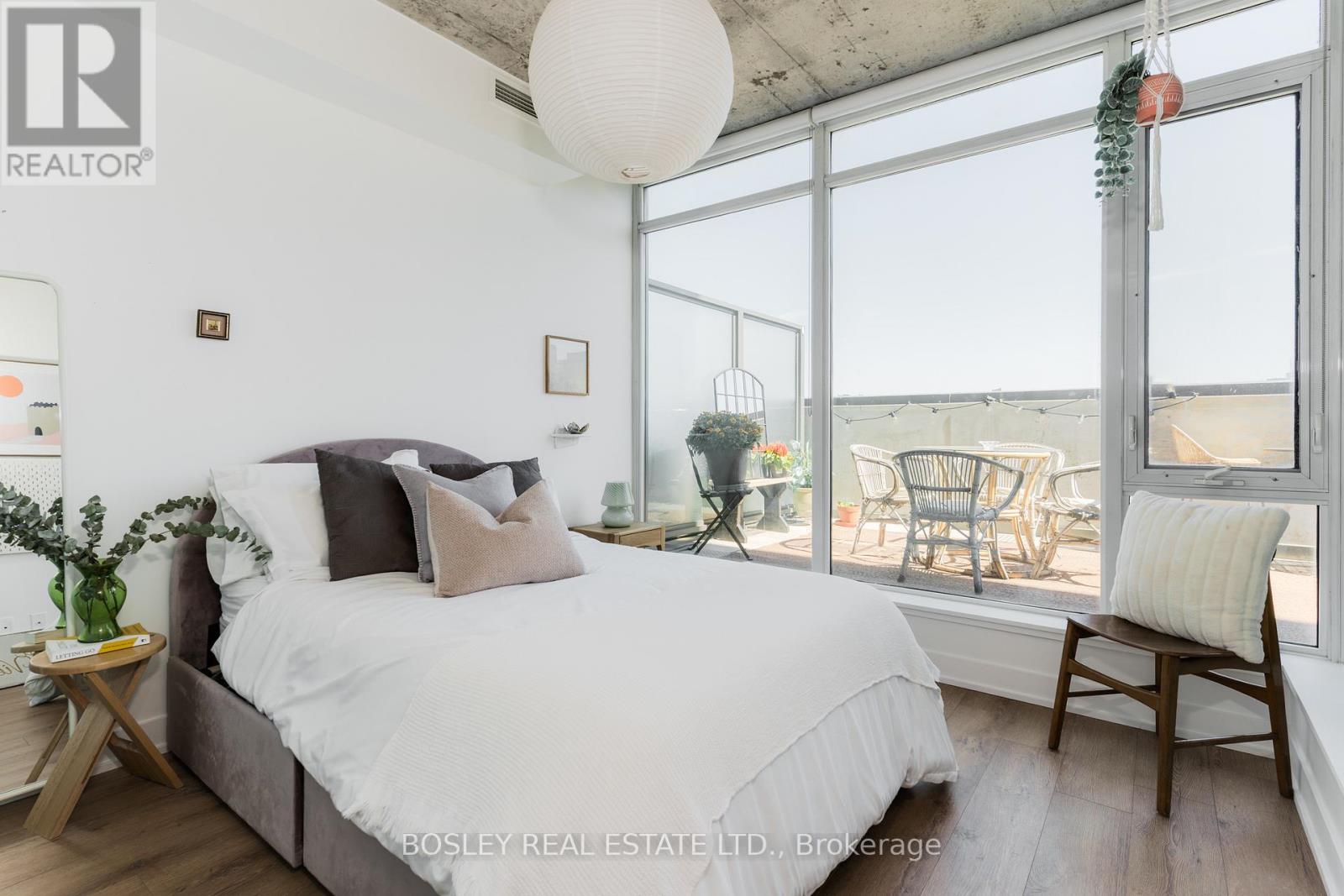Photo 11 of 513 20 Gladstone Avenue, Toronto ON
