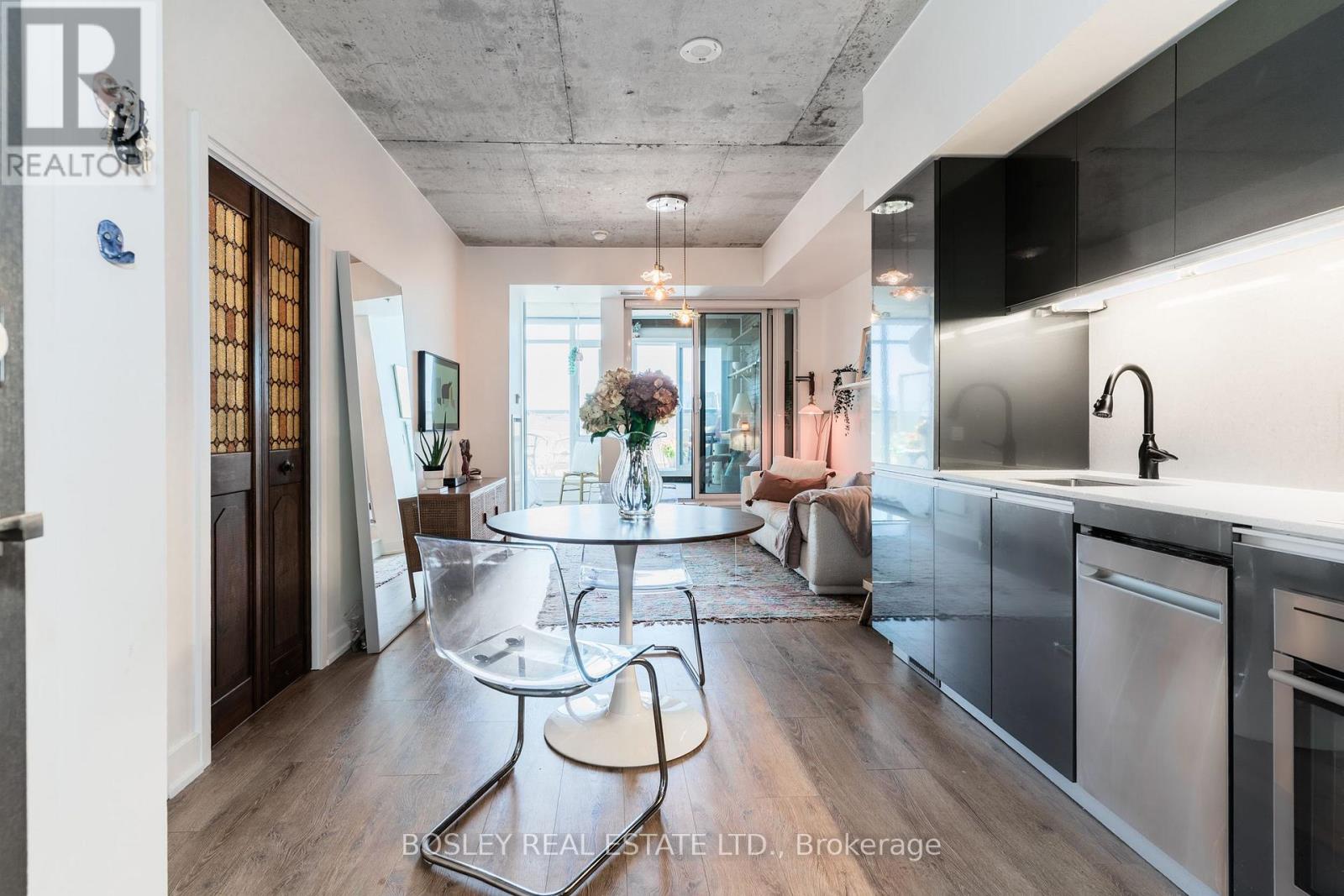 Photo 5 of 513 20 Gladstone Avenue, Toronto ON