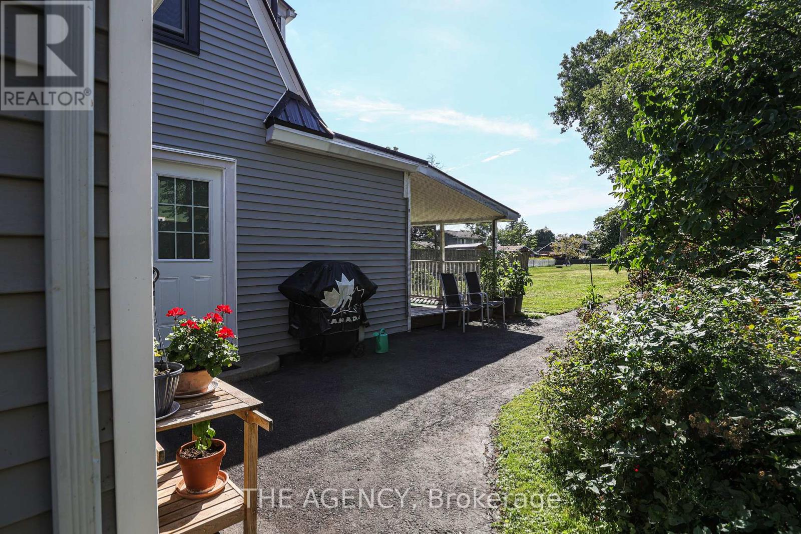 Photo 5 of 231 Prospect Point Road South Road S, Fort Erie ON