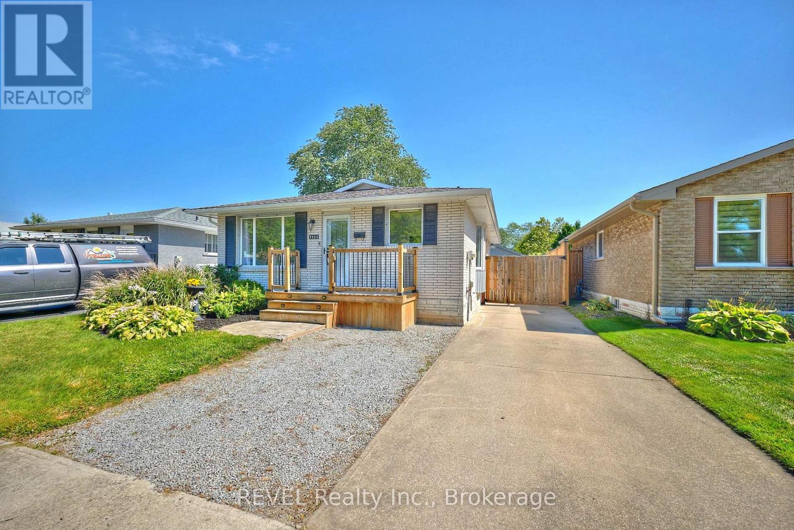 Photo 1 of 7386 Sunhaven Drive, Niagara Falls ON