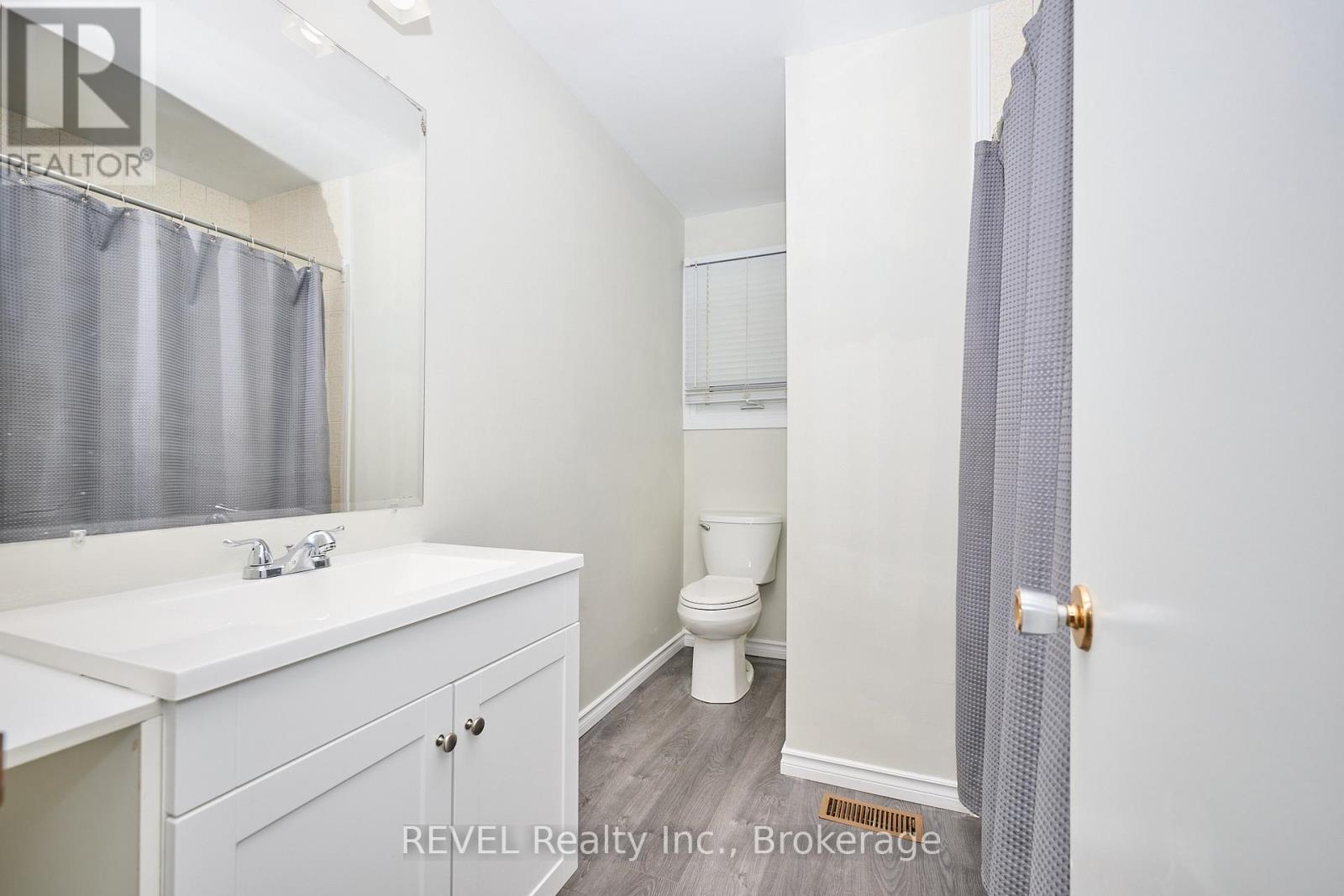 Photo 16 of 7386 Sunhaven Drive, Niagara Falls ON