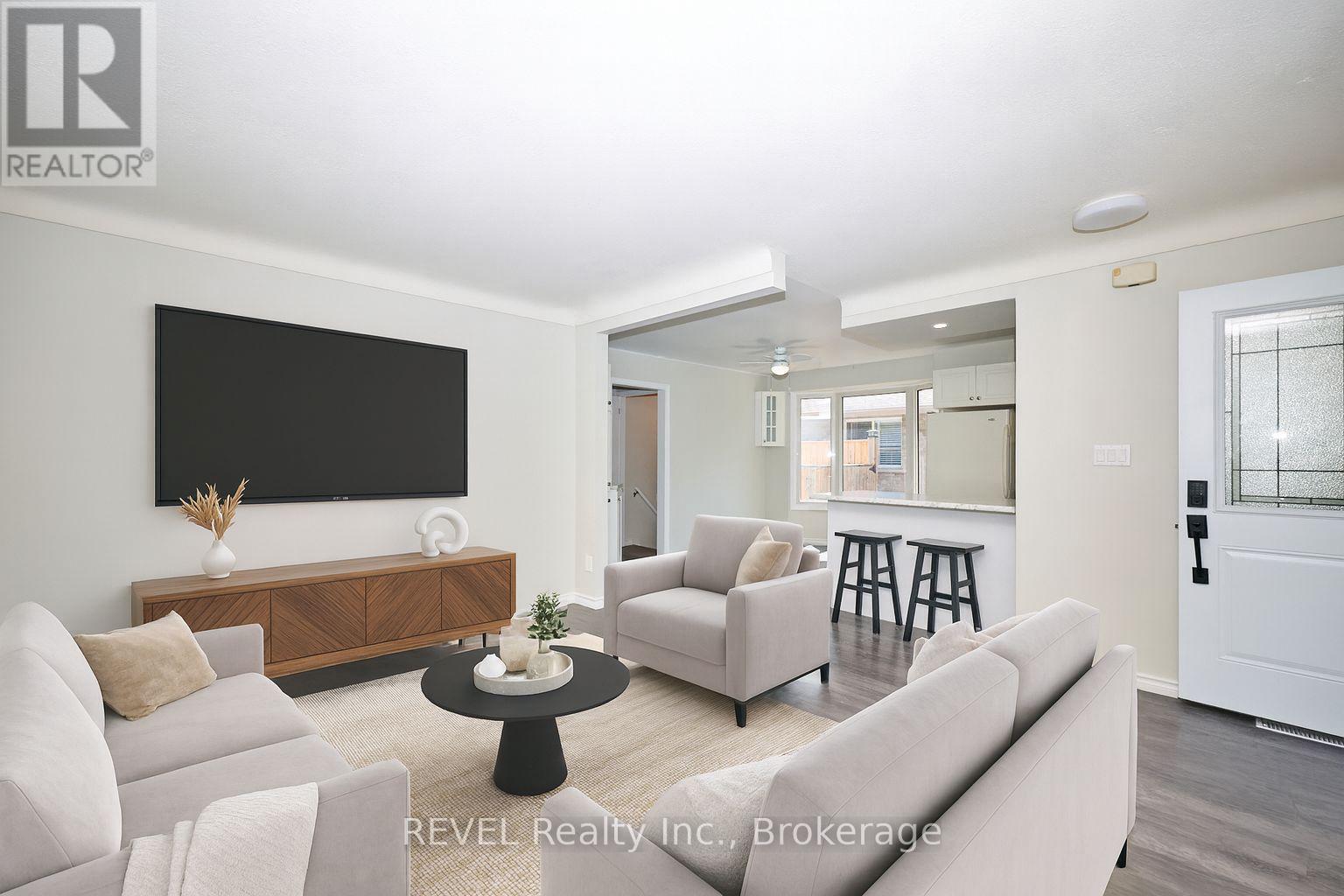 Photo 6 of 7386 Sunhaven Drive, Niagara Falls ON