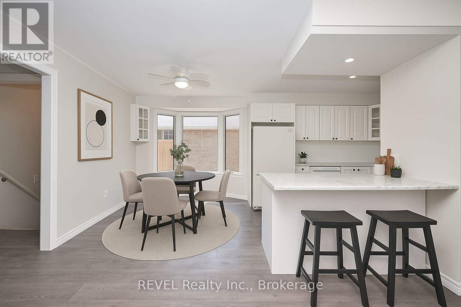 Photo 8 of 7386 Sunhaven Drive, Niagara Falls ON