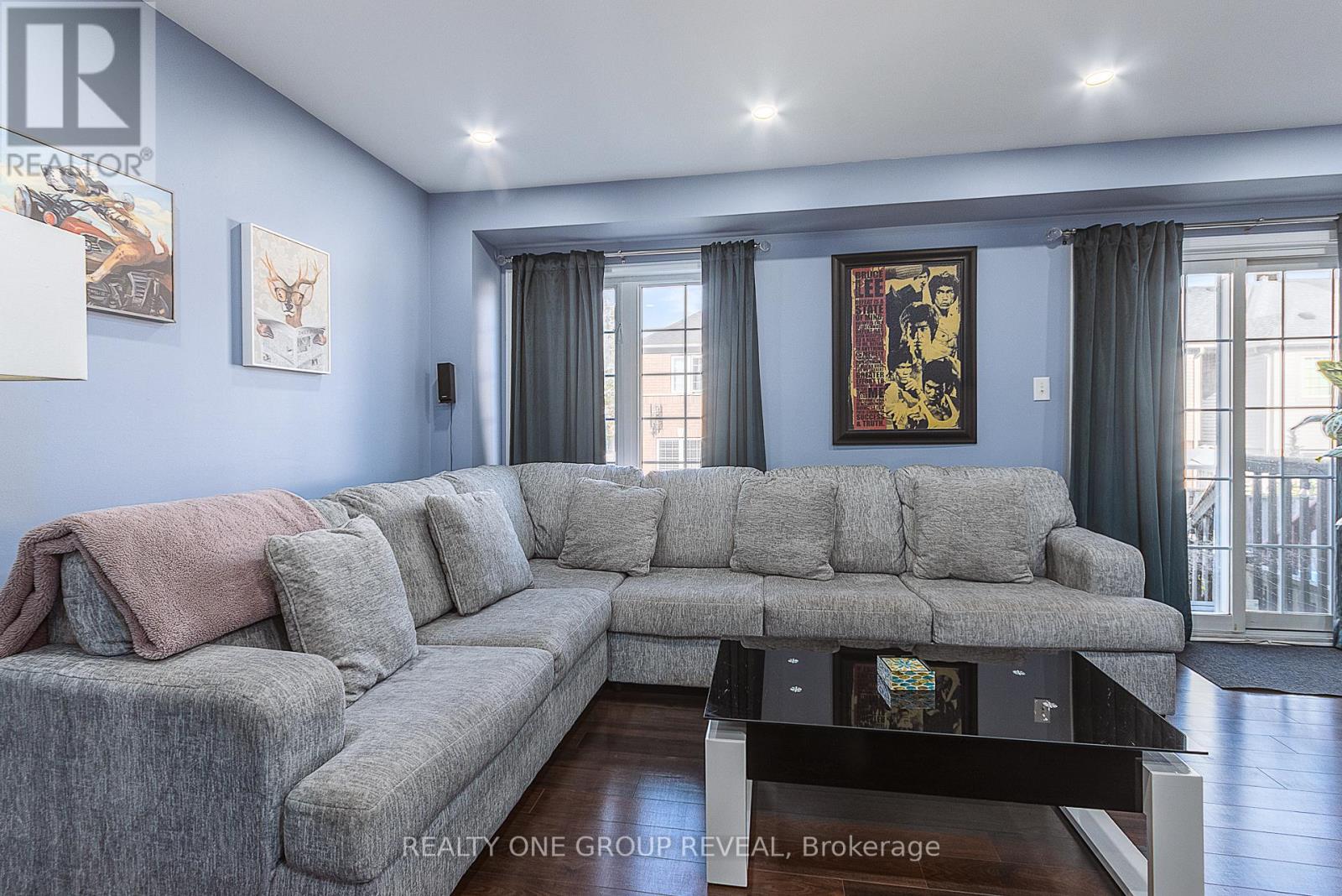 Photo 11 of 303 Porte Road, Ajax ON