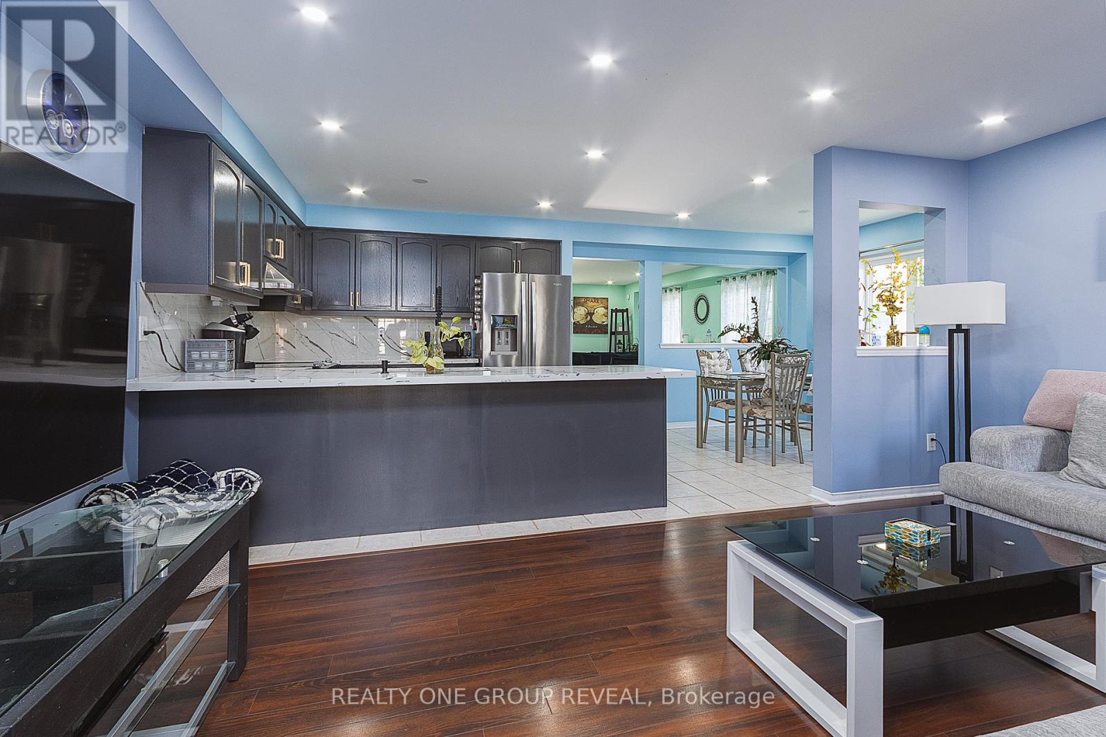 Photo 13 of 303 Porte Road, Ajax ON