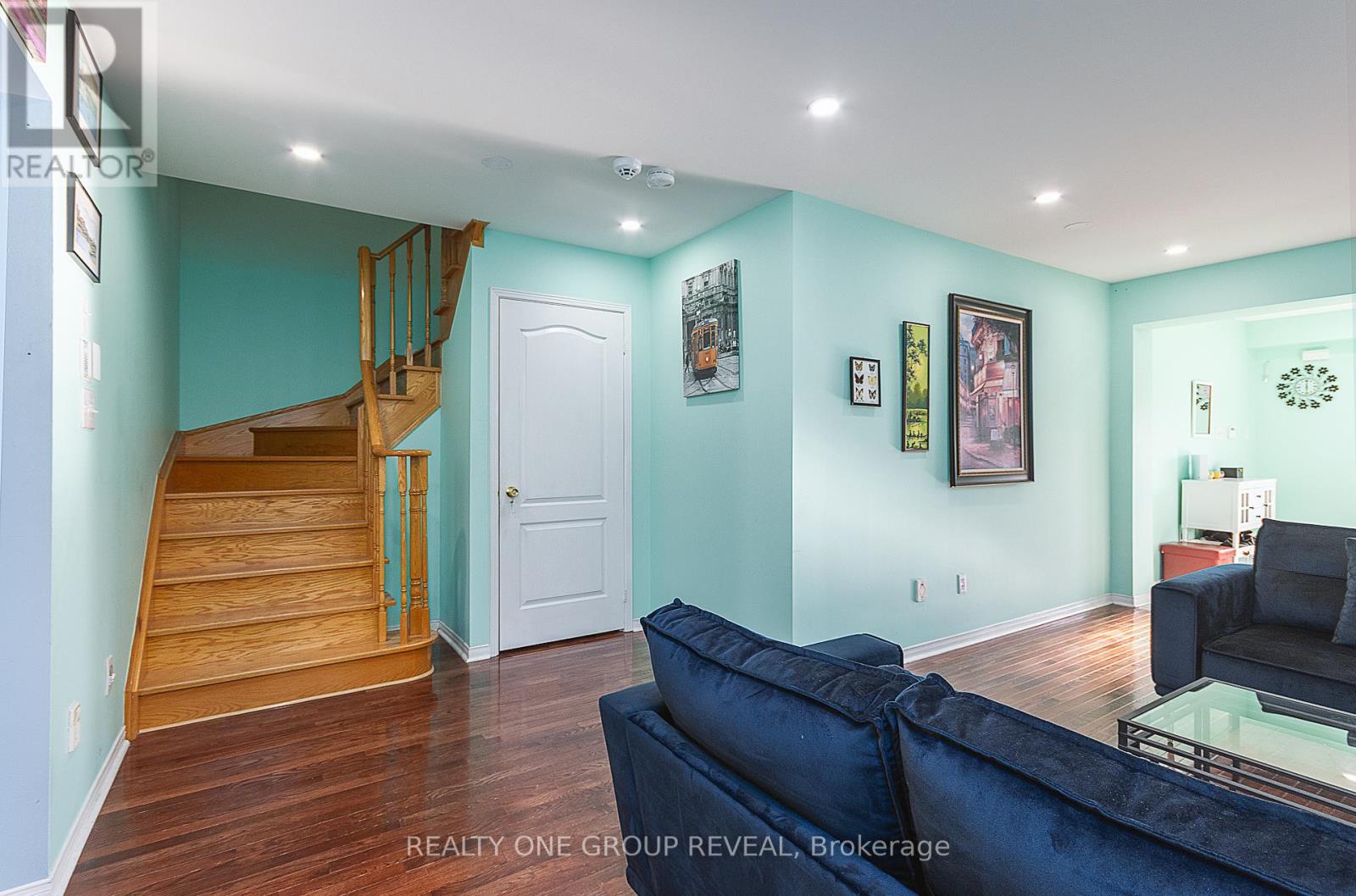 Photo 14 of 303 Porte Road, Ajax ON