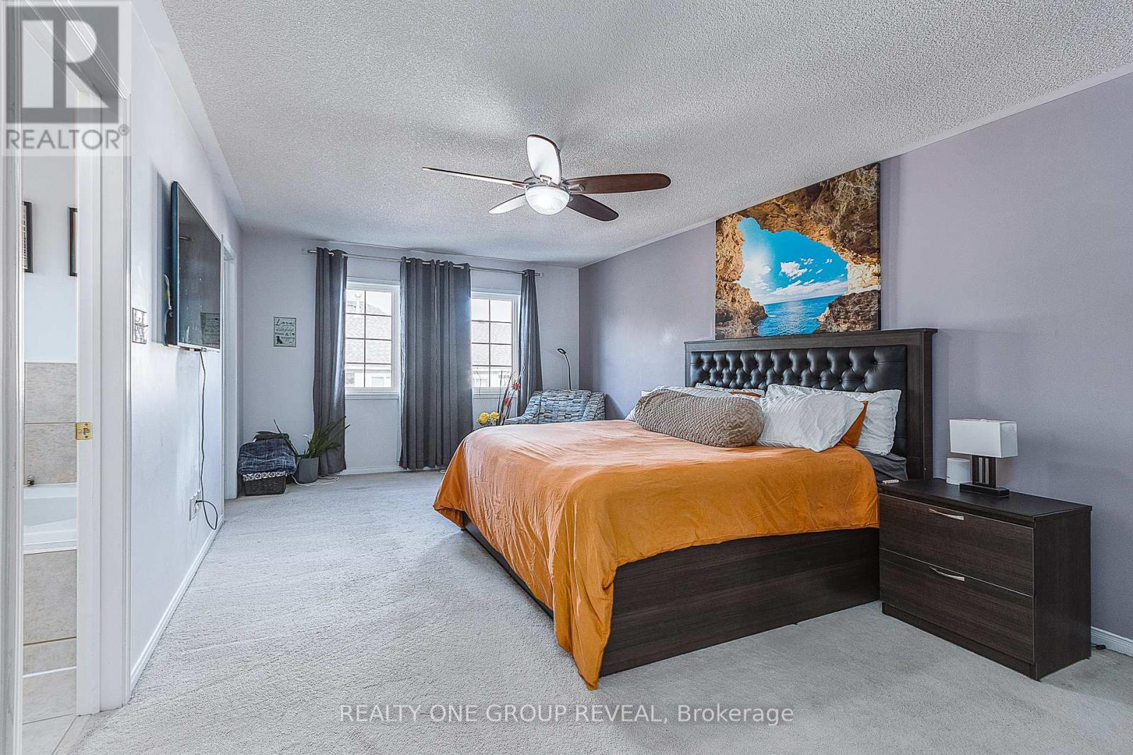Photo 15 of 303 Porte Road, Ajax ON