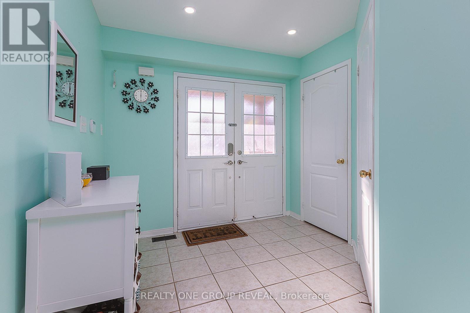 Photo 3 of 303 Porte Road, Ajax ON