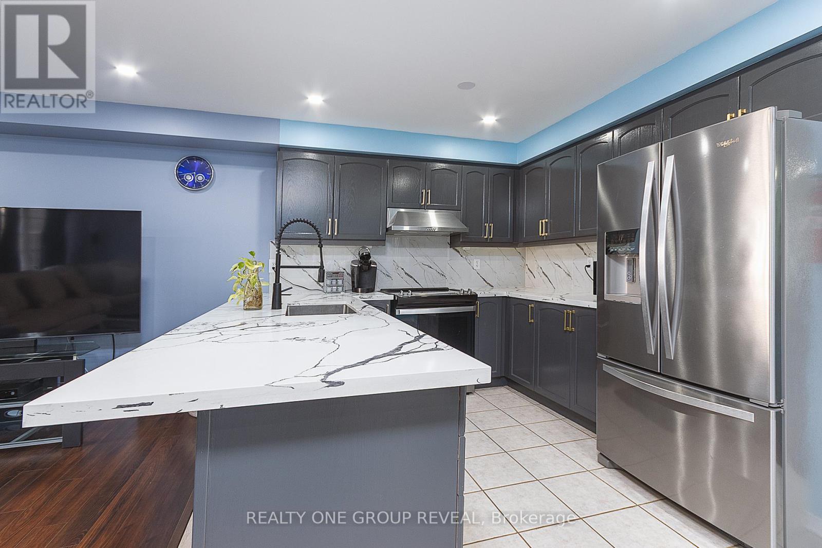 Photo 8 of 303 Porte Road, Ajax ON