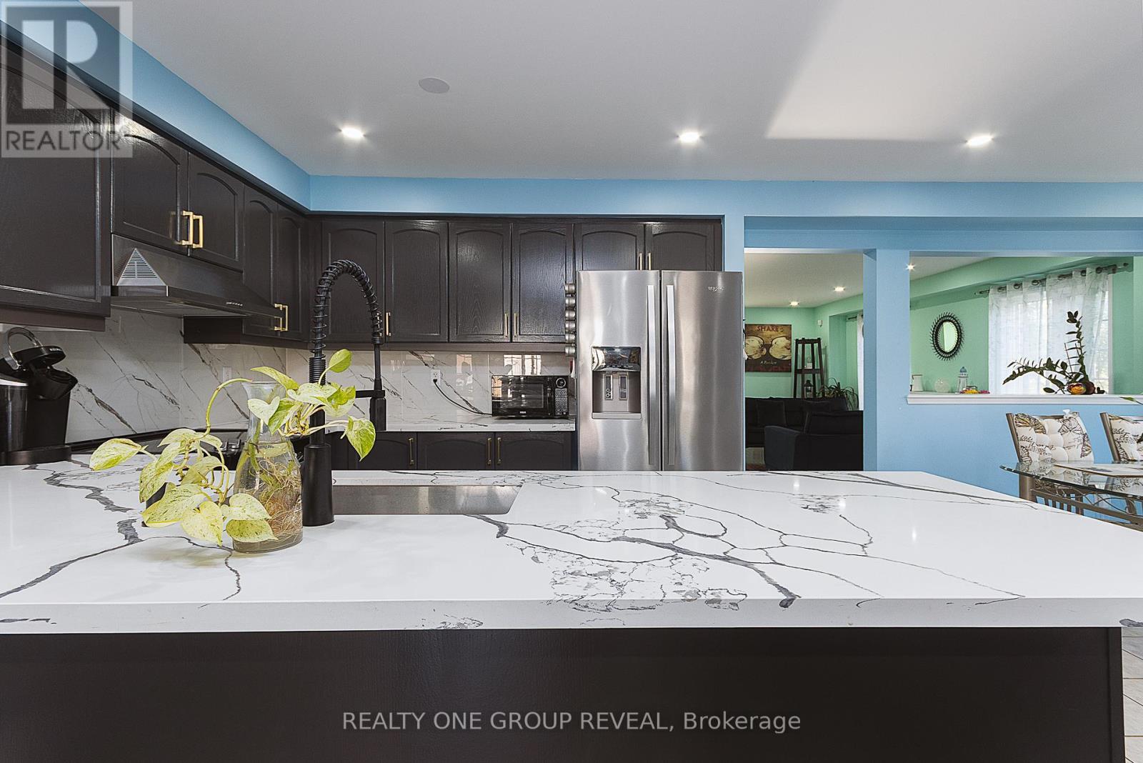 Photo 9 of 303 Porte Road, Ajax ON