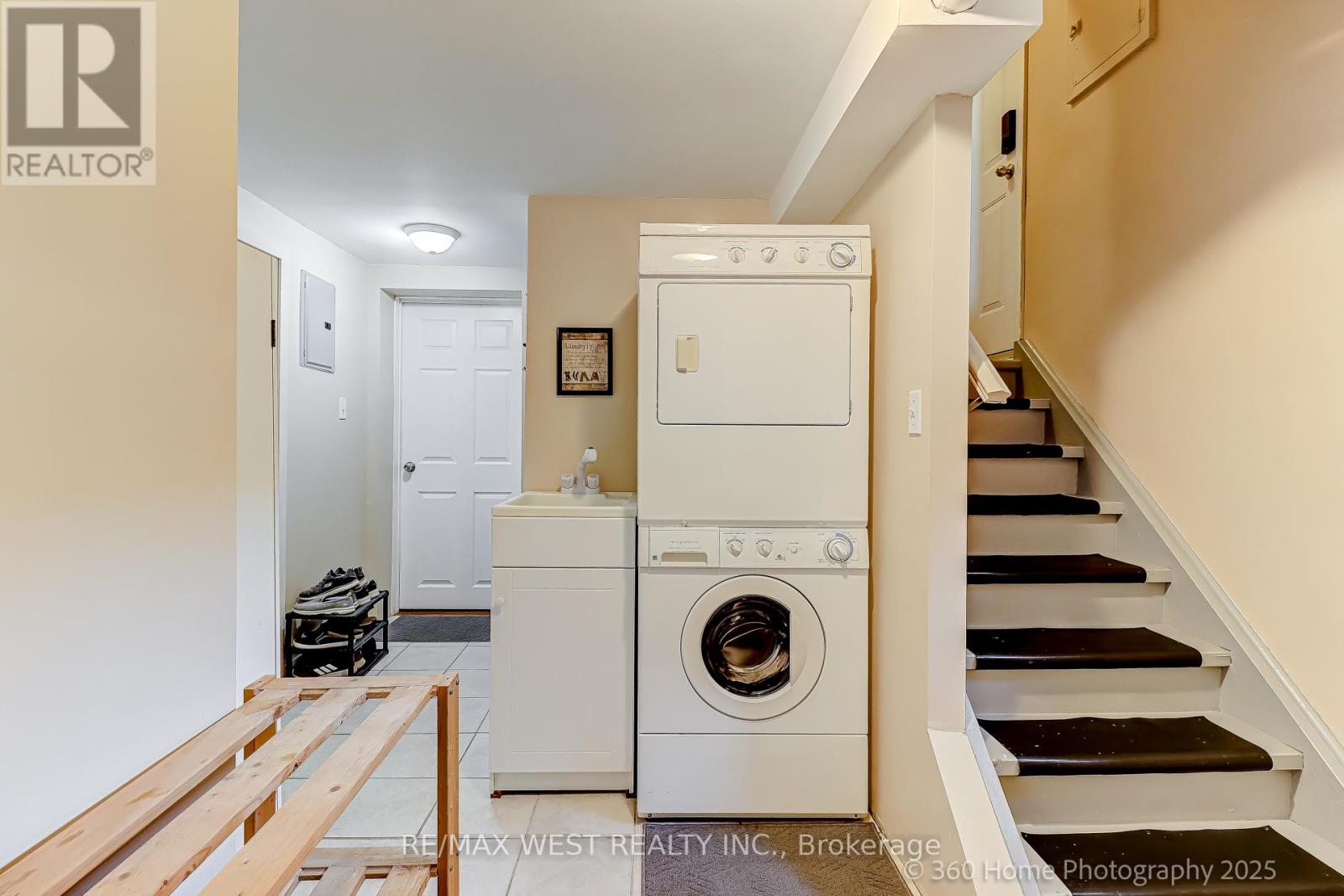 Photo 17 of 152 Benjamin Boulevard, Toronto ON