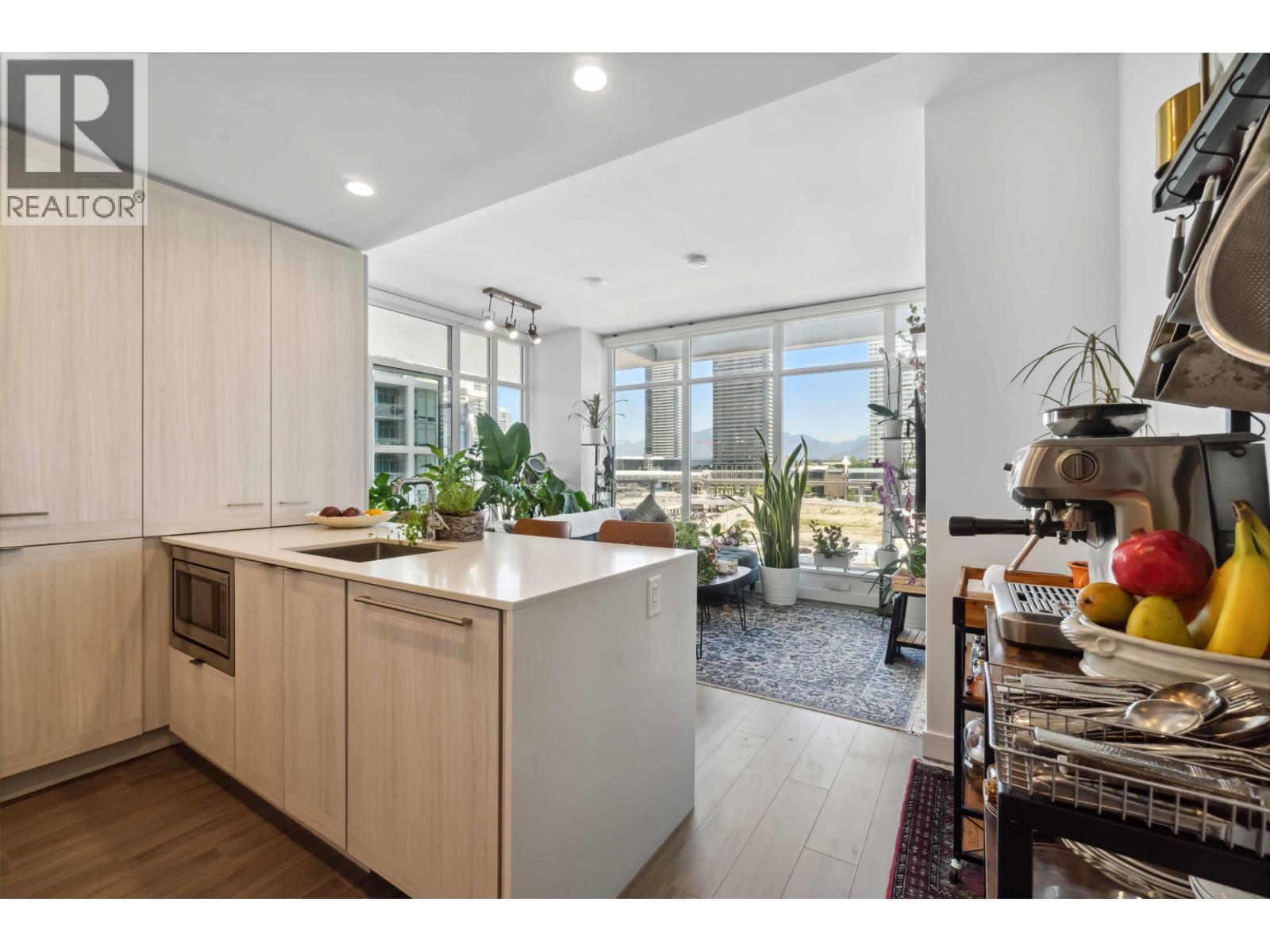 Photo 9 of 2311 Beta Avenue, Burnaby BC