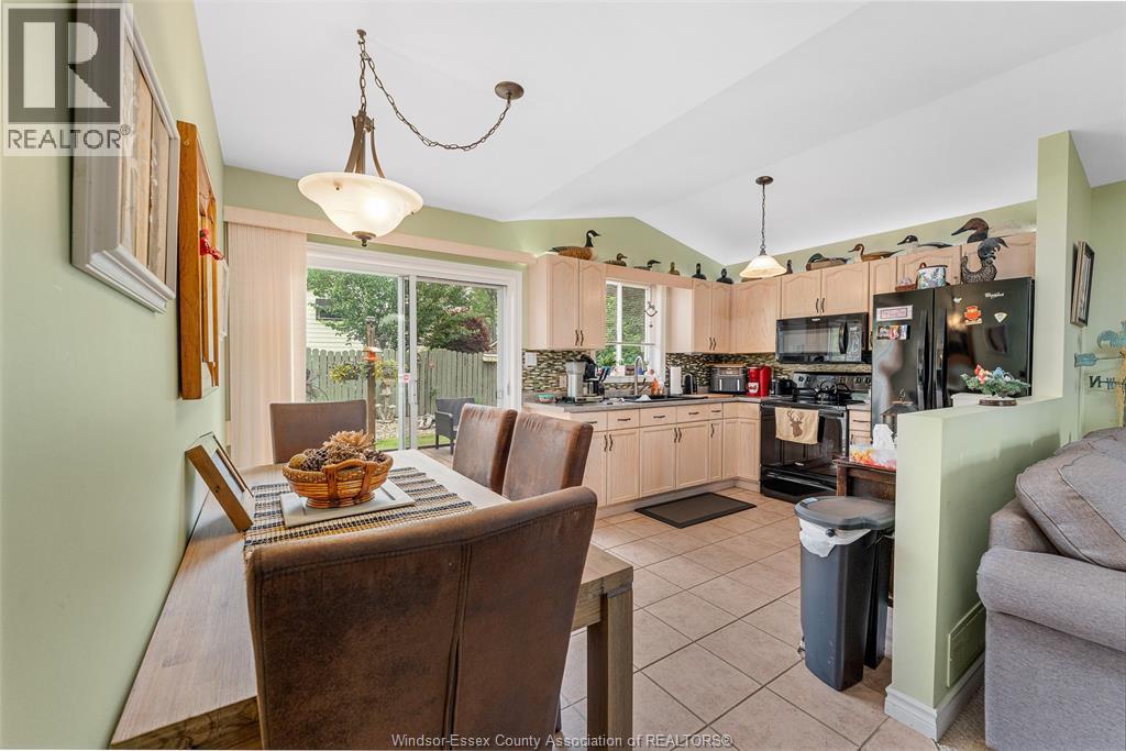 Photo 15 of 402 Thornridge Crescent, Amherstburg ON