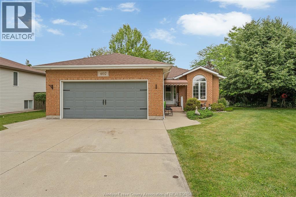 Photo 3 of 402 Thornridge Crescent, Amherstburg ON