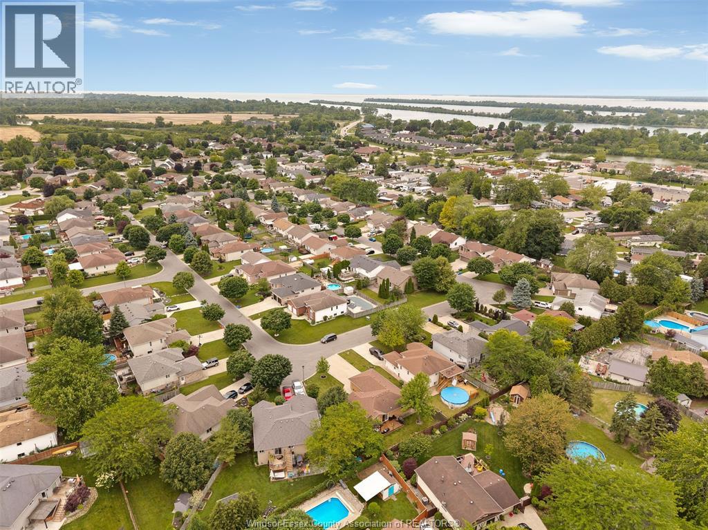 Photo 31 of 402 Thornridge Crescent, Amherstburg ON