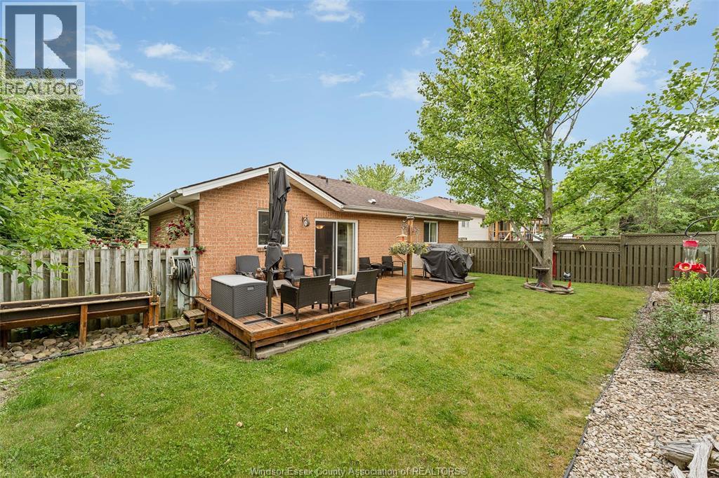 Photo 8 of 402 Thornridge Crescent, Amherstburg ON