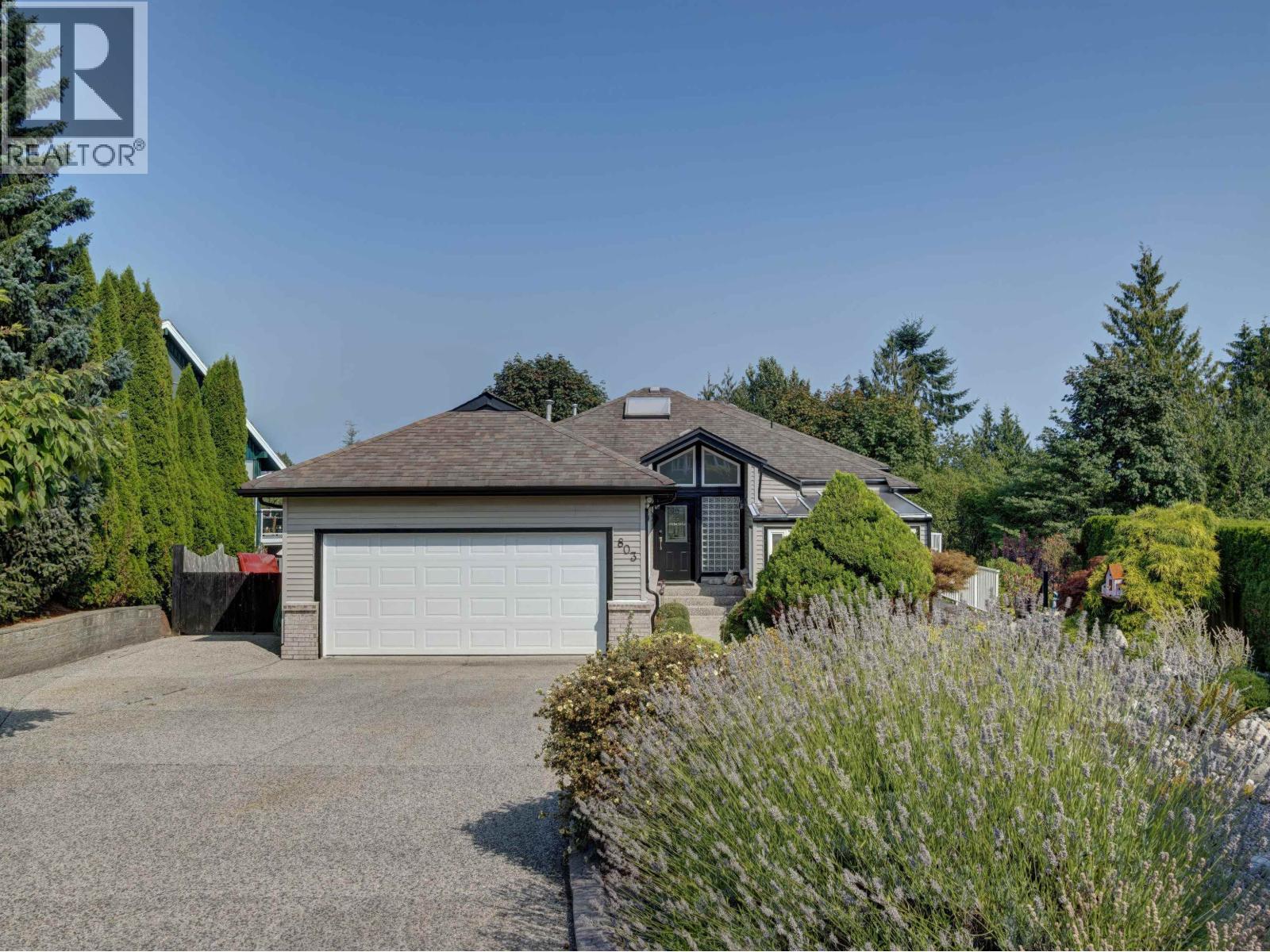 803 OCEANMOUNT BOULEVARD, Gibsons