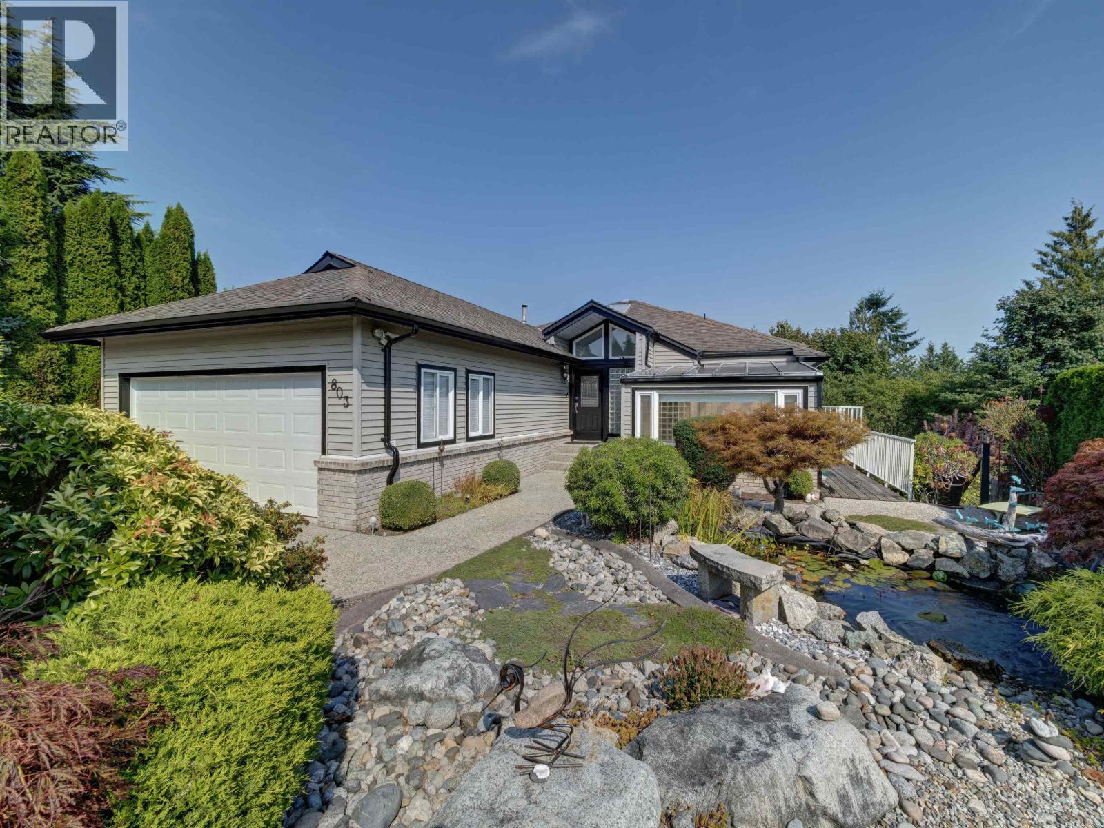 803 OCEANMOUNT BOULEVARD, Gibsons