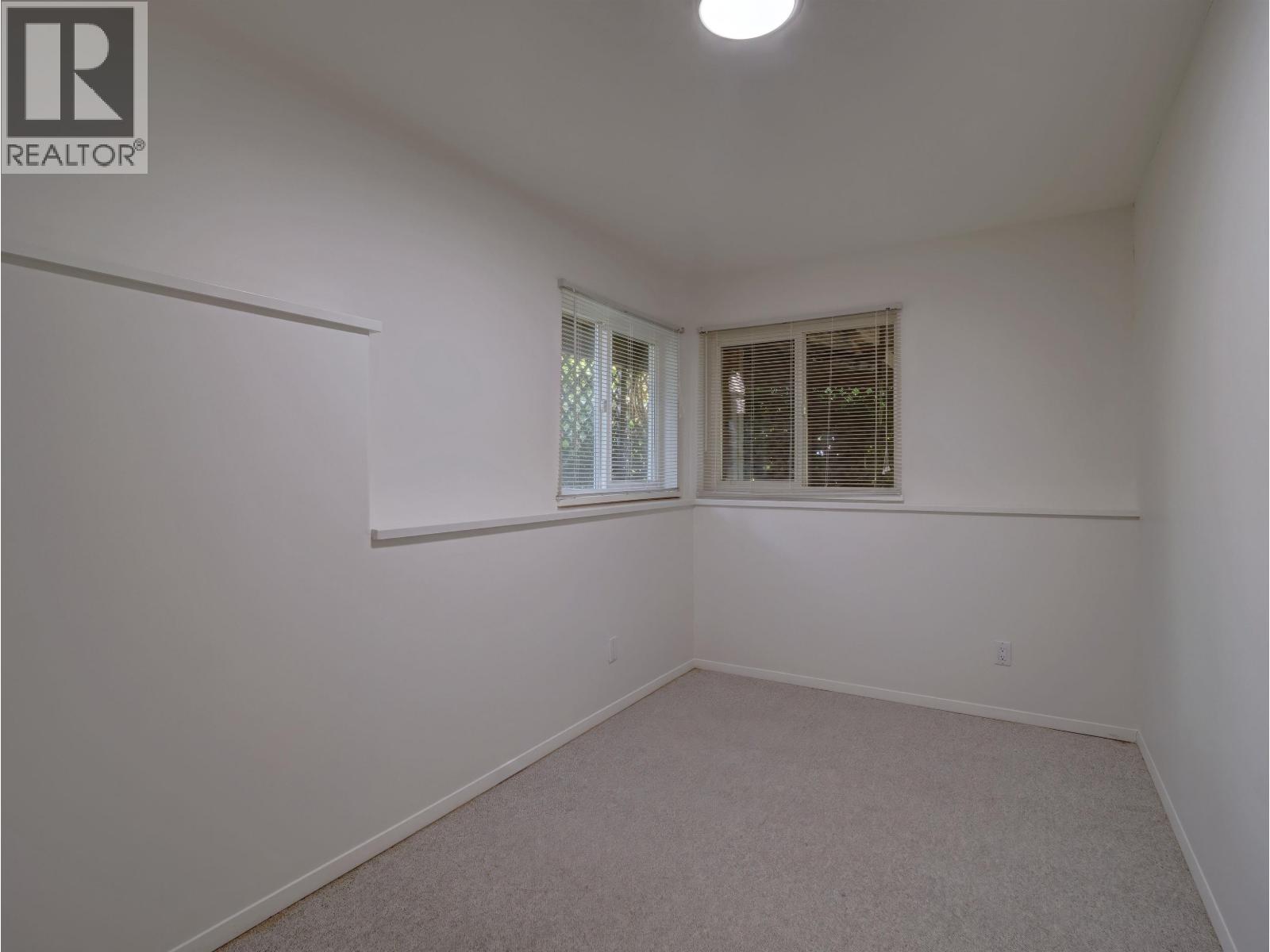 803 OCEANMOUNT BOULEVARD, Gibsons