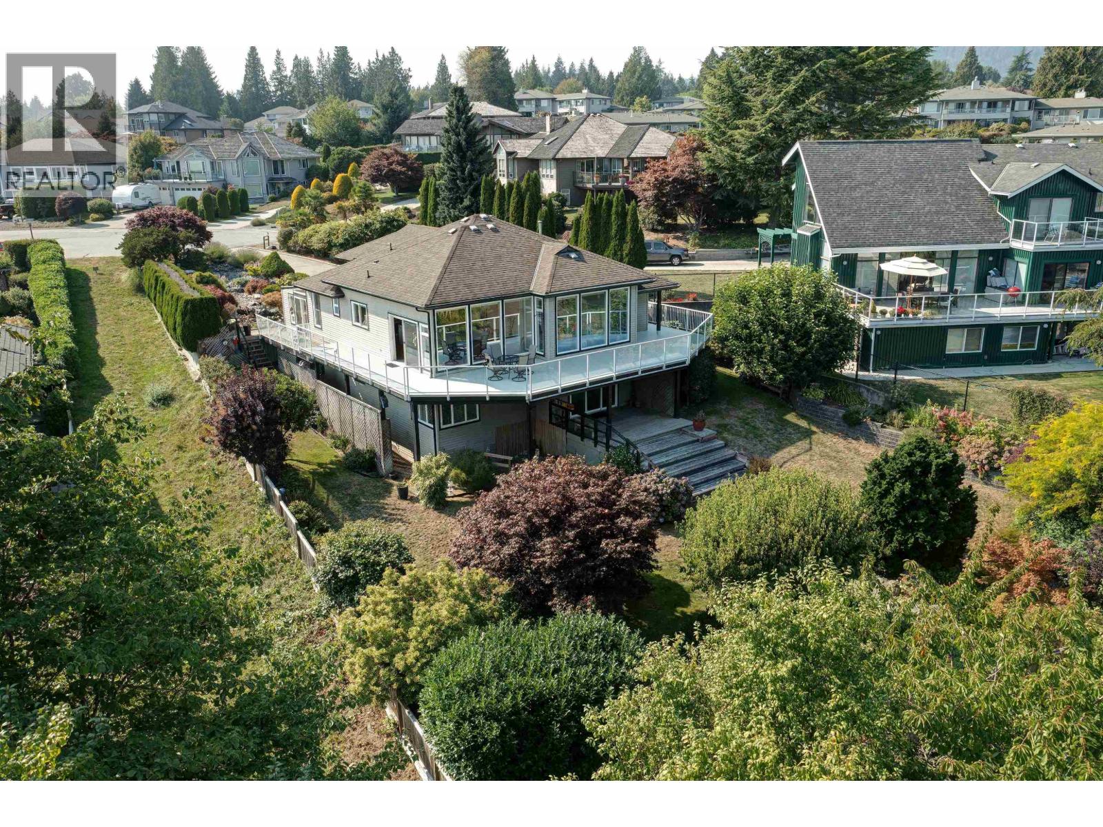 803 OCEANMOUNT BOULEVARD, Gibsons