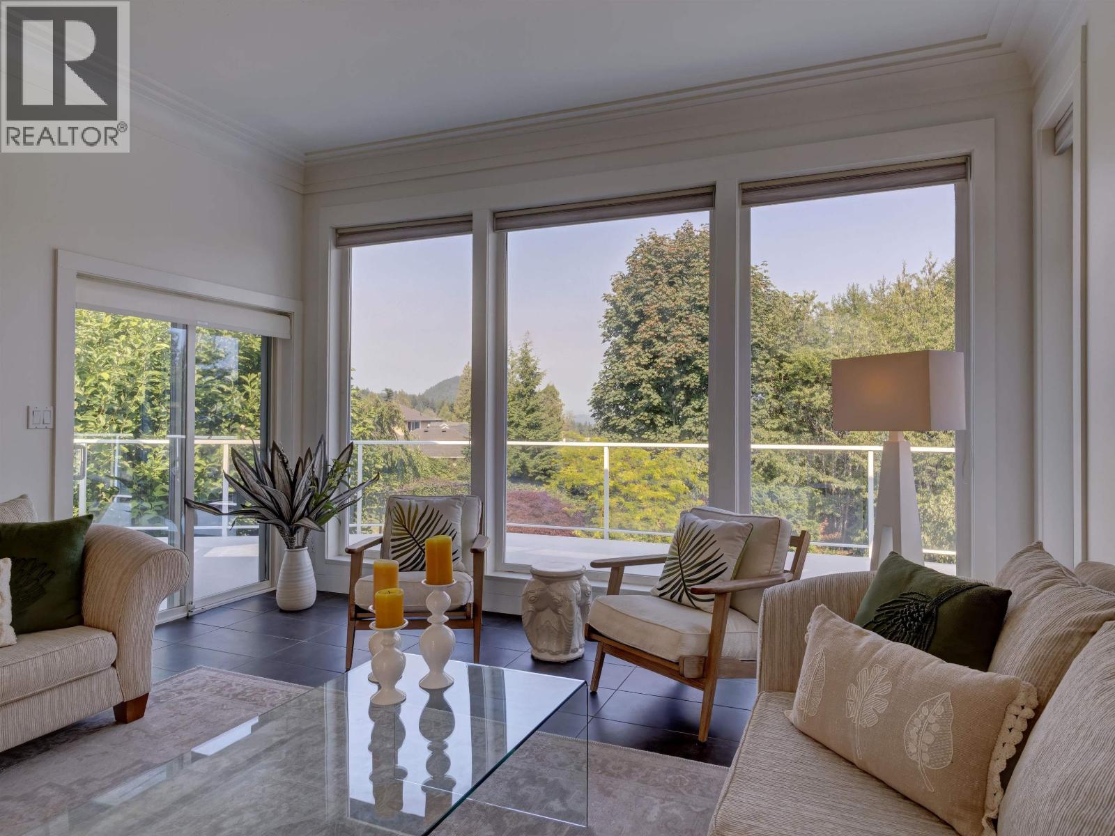 803 OCEANMOUNT BOULEVARD, Gibsons