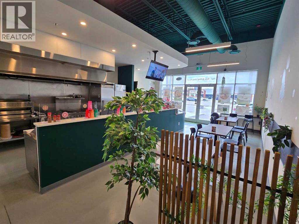 Photo 4 of 3145 2 Royal Vista Link Nw, Calgary AB