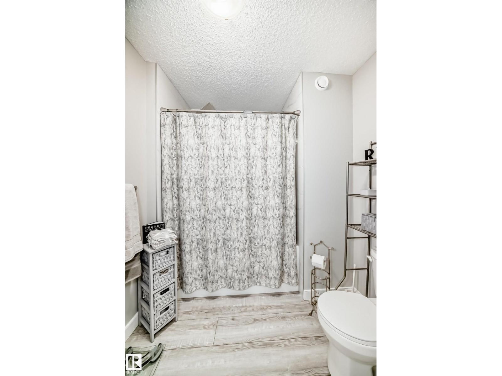 Photo 10 of 20512 22 Av Nw, Edmonton AB