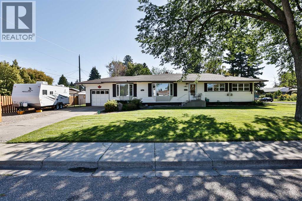 Photo 1 of 1317 18 Street S, Lethbridge AB