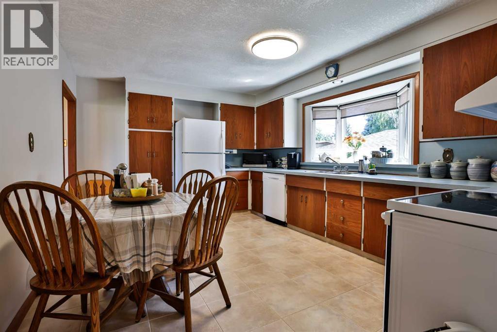 Photo 8 of 1317 18 Street S, Lethbridge AB