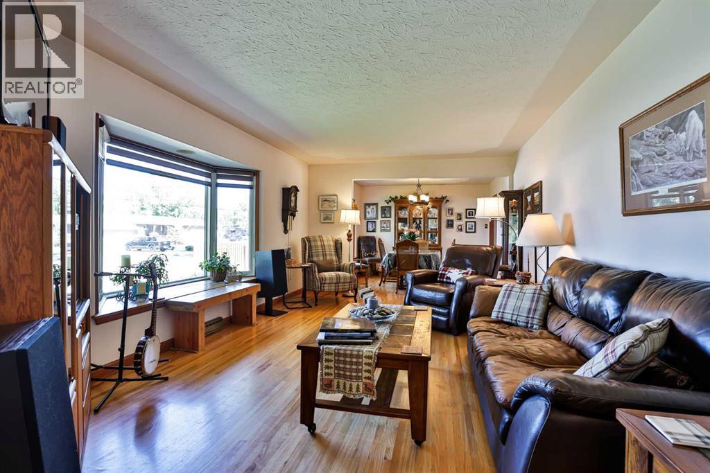 Photo 3 of 1317 18 Street S, Lethbridge AB