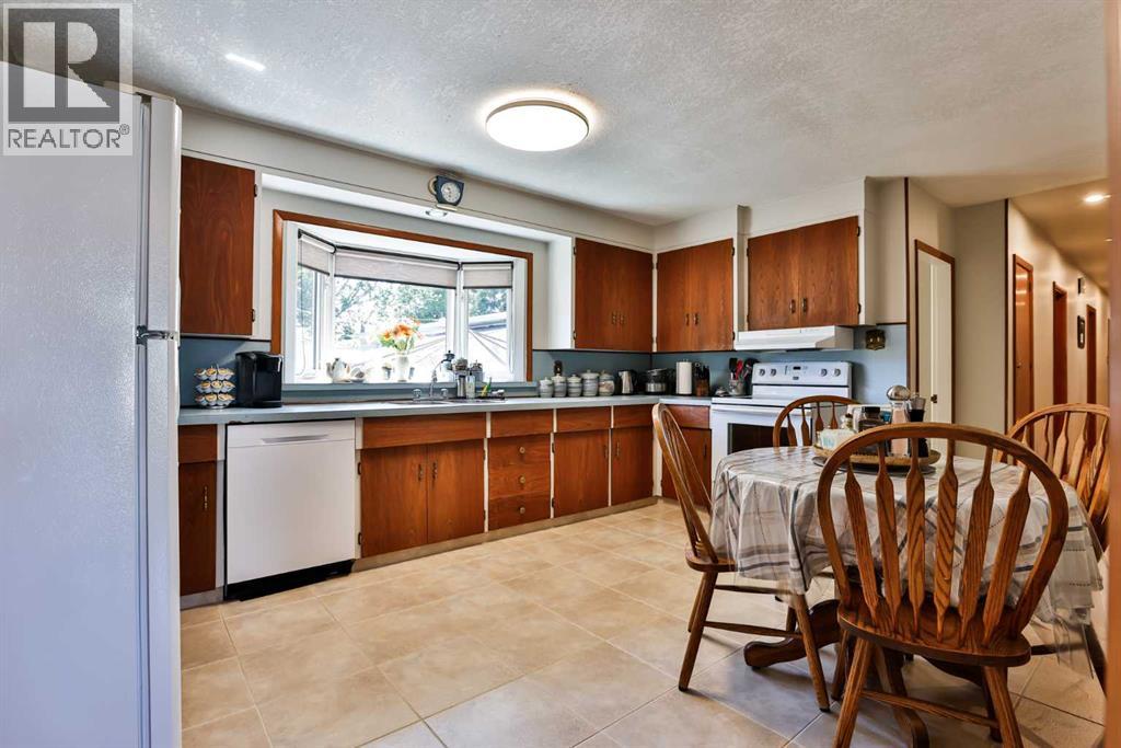 Photo 7 of 1317 18 Street S, Lethbridge AB