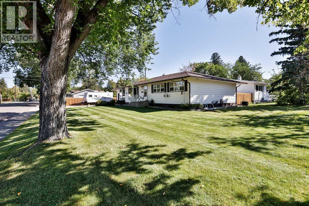 Photo 38 of 1317 18 Street S, Lethbridge AB