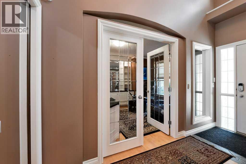Photo 13 of 6 Royal Birkdale Court Nw, Calgary AB