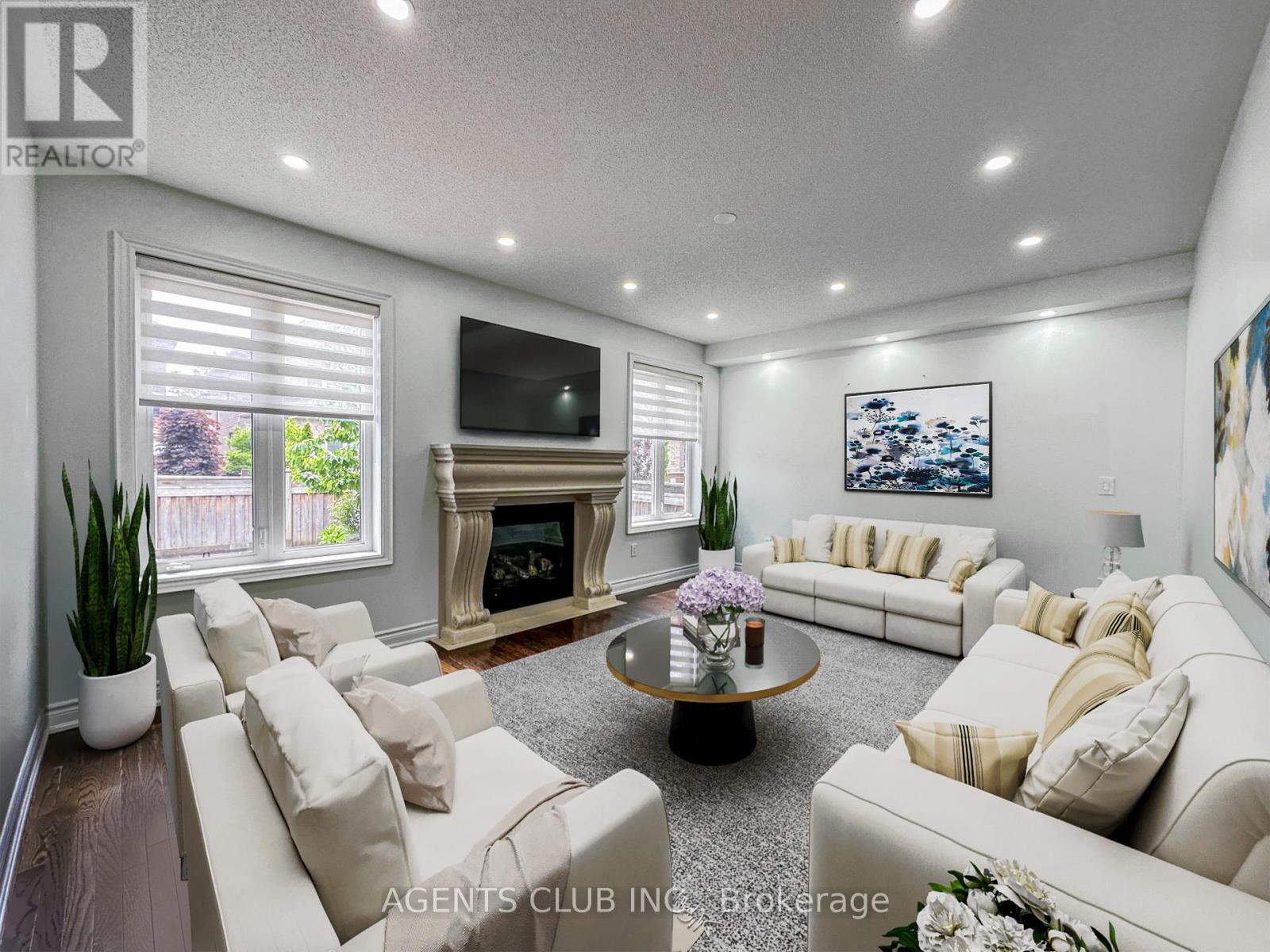 Photo 2 of 205 Via Toscana, Vaughan ON