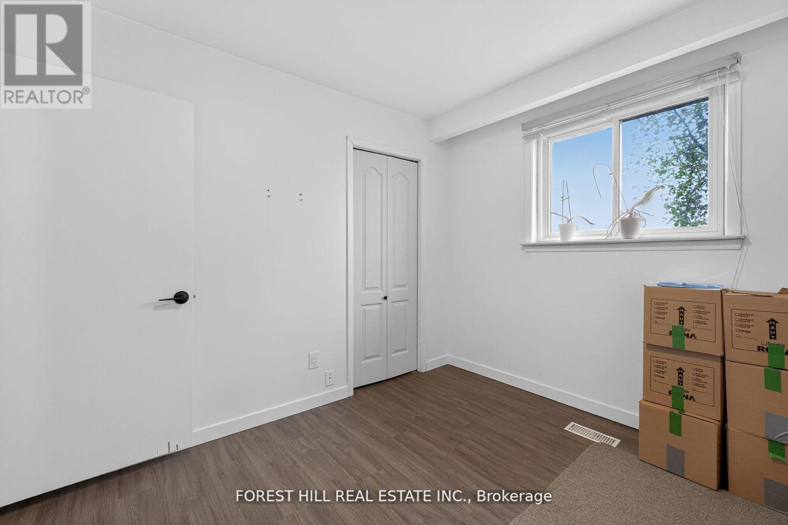 Photo 26 of 100 Andrew Park, Vaughan ON