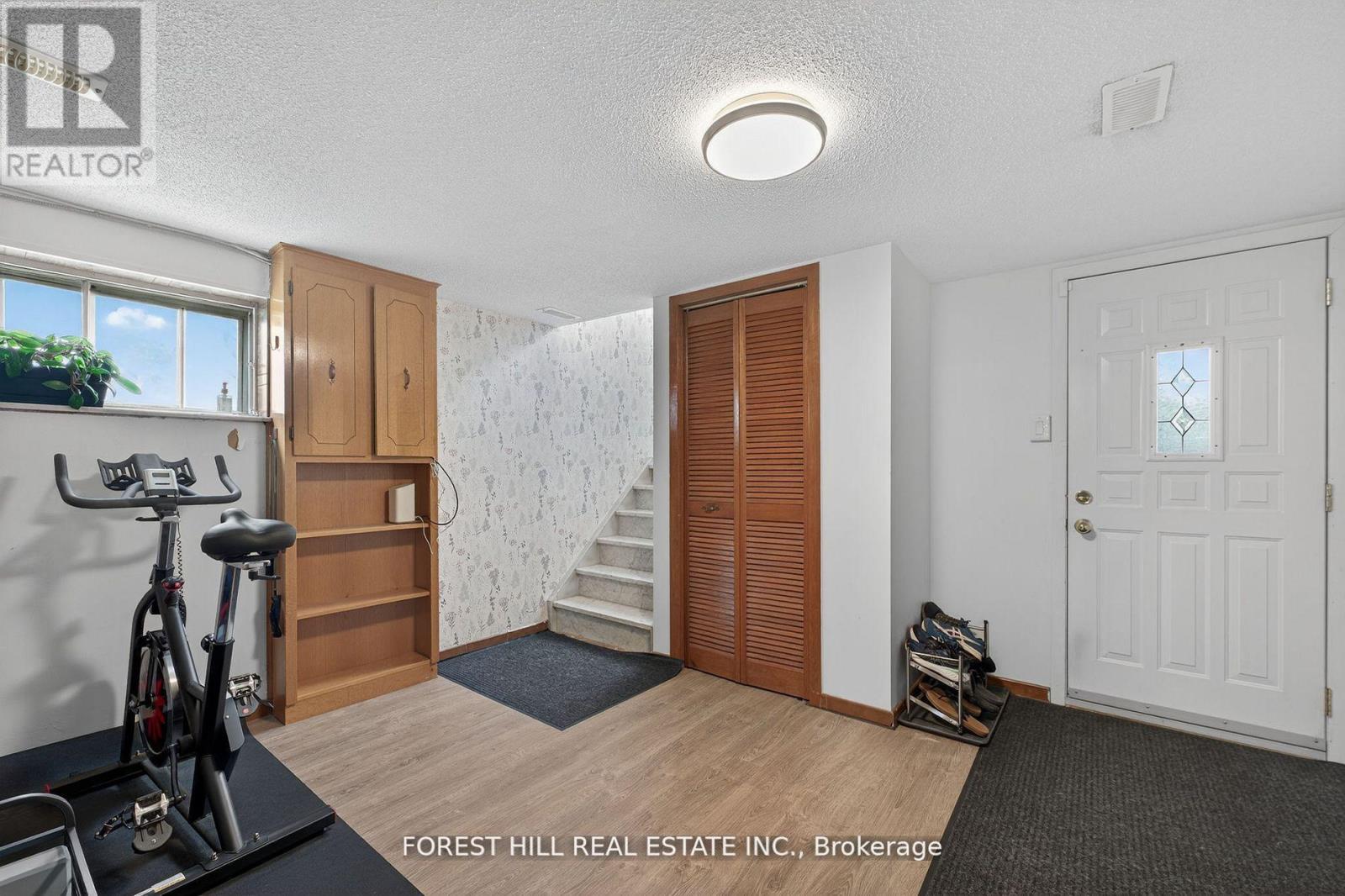 Photo 32 of 100 Andrew Park, Vaughan ON