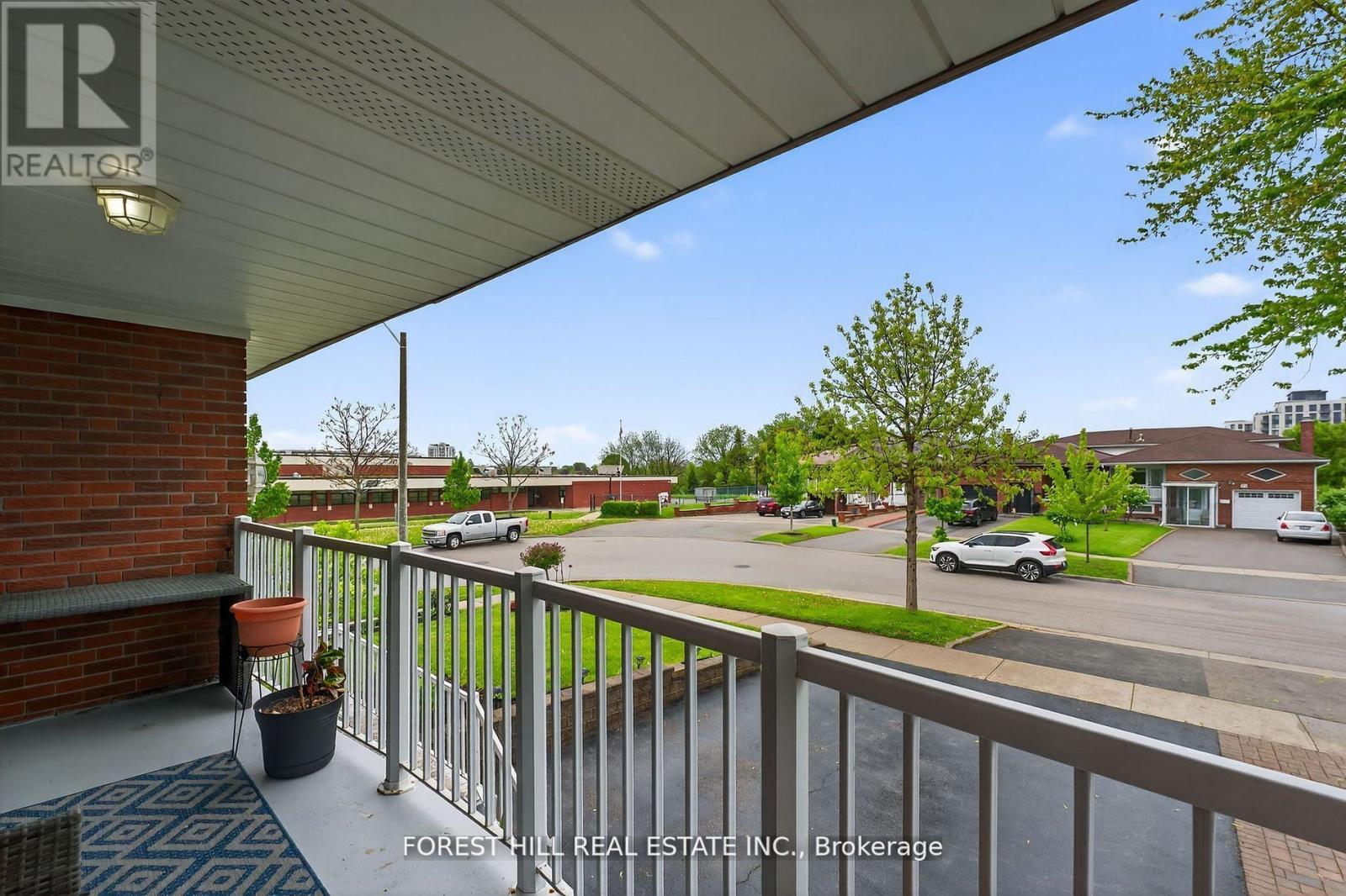 Photo 38 of 100 Andrew Park, Vaughan ON