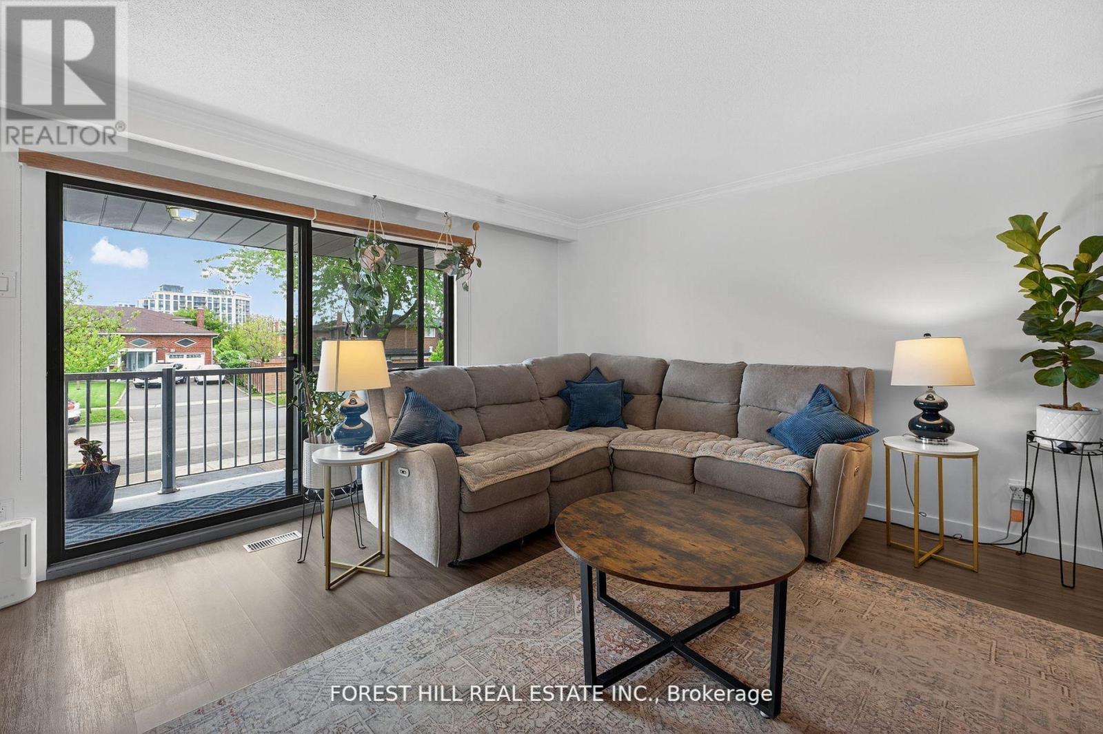 Photo 7 of 100 Andrew Park, Vaughan ON
