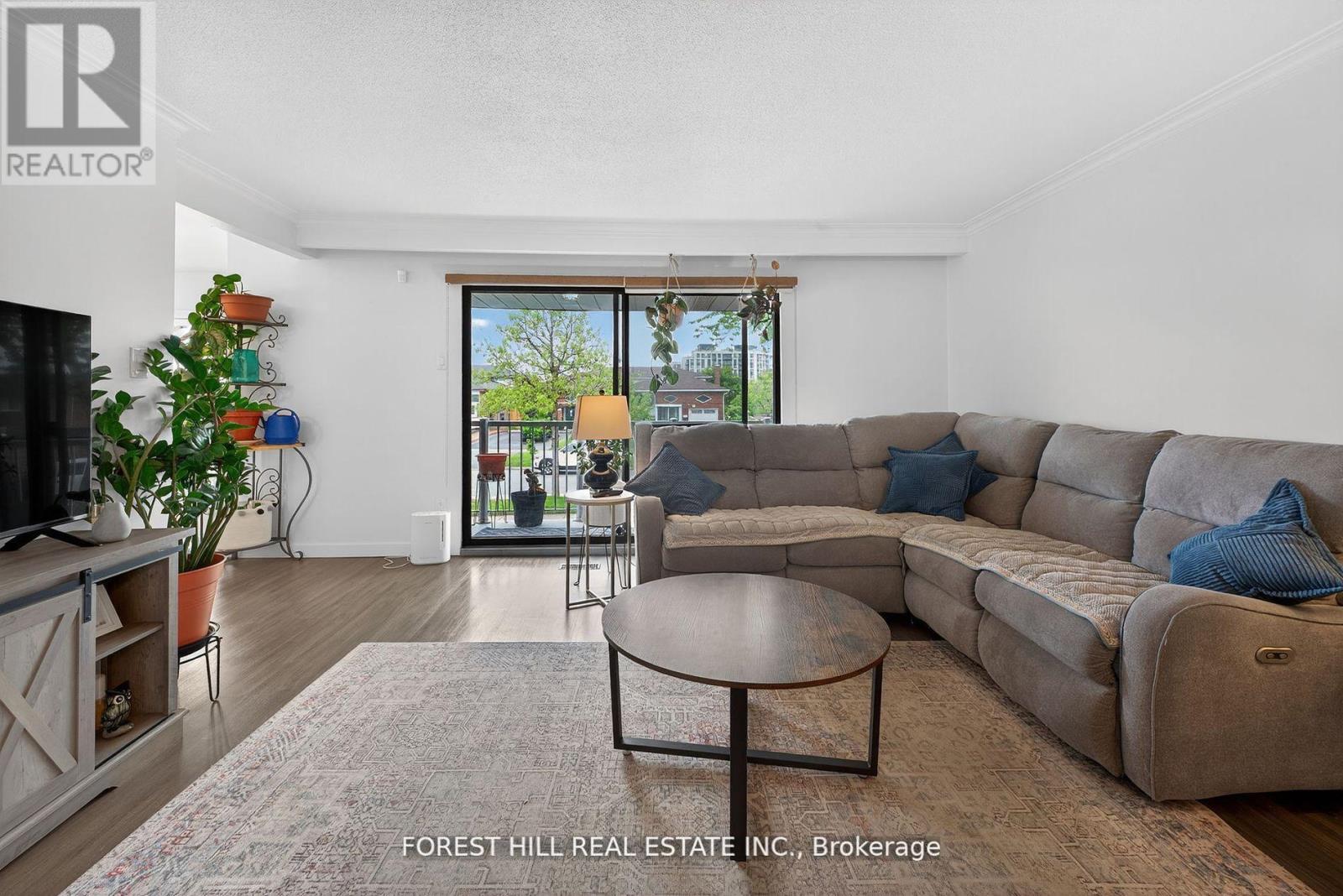 Photo 8 of 100 Andrew Park, Vaughan ON