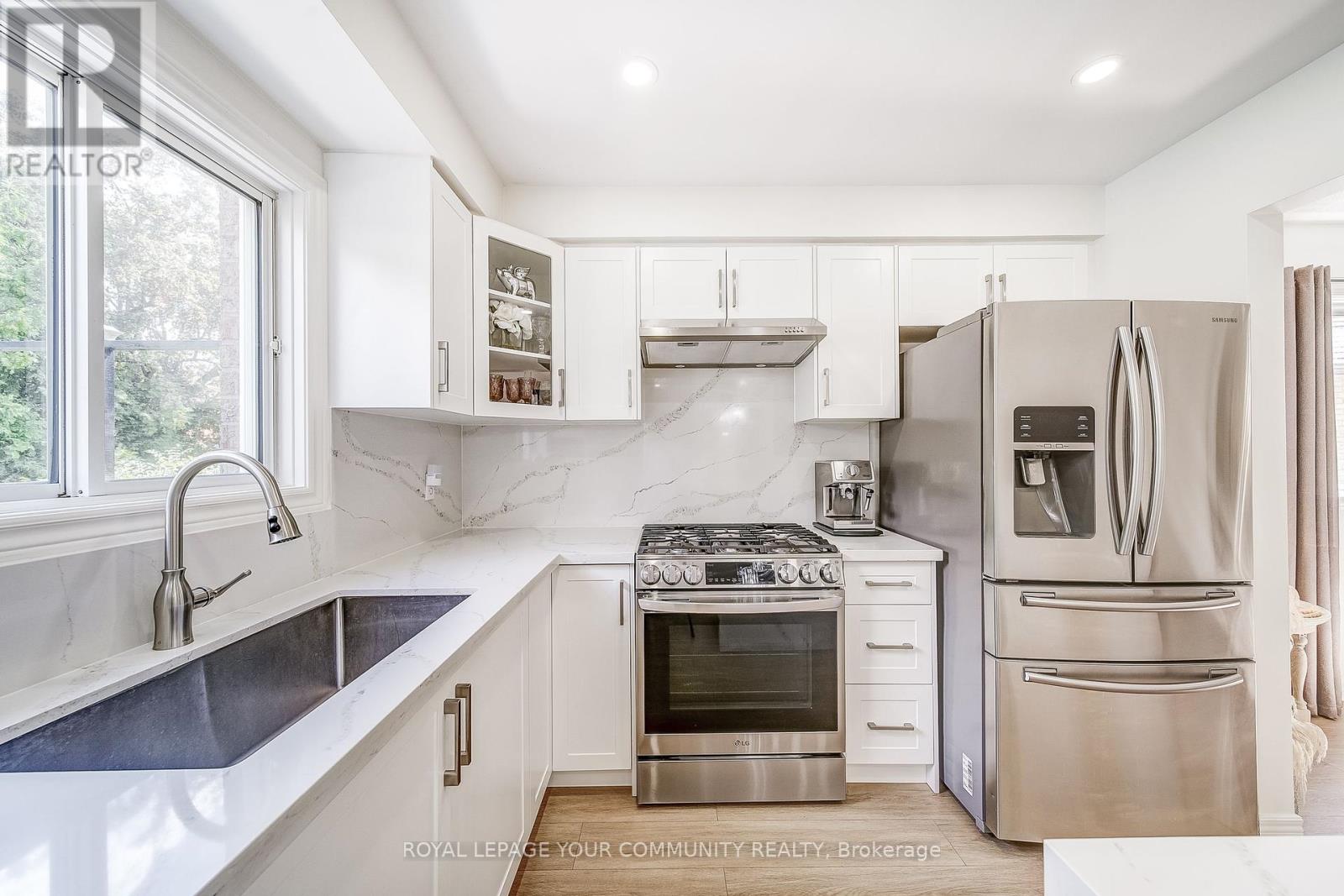 Photo 15 of 21 Litner Crescent, Georgina ON